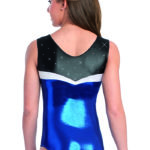 Turnanzug ohne Arm in einem glänzendem Blau