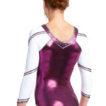 Turnanzug 3/4 Arm, glänzend, aubergine, weiß, Strassmotiv